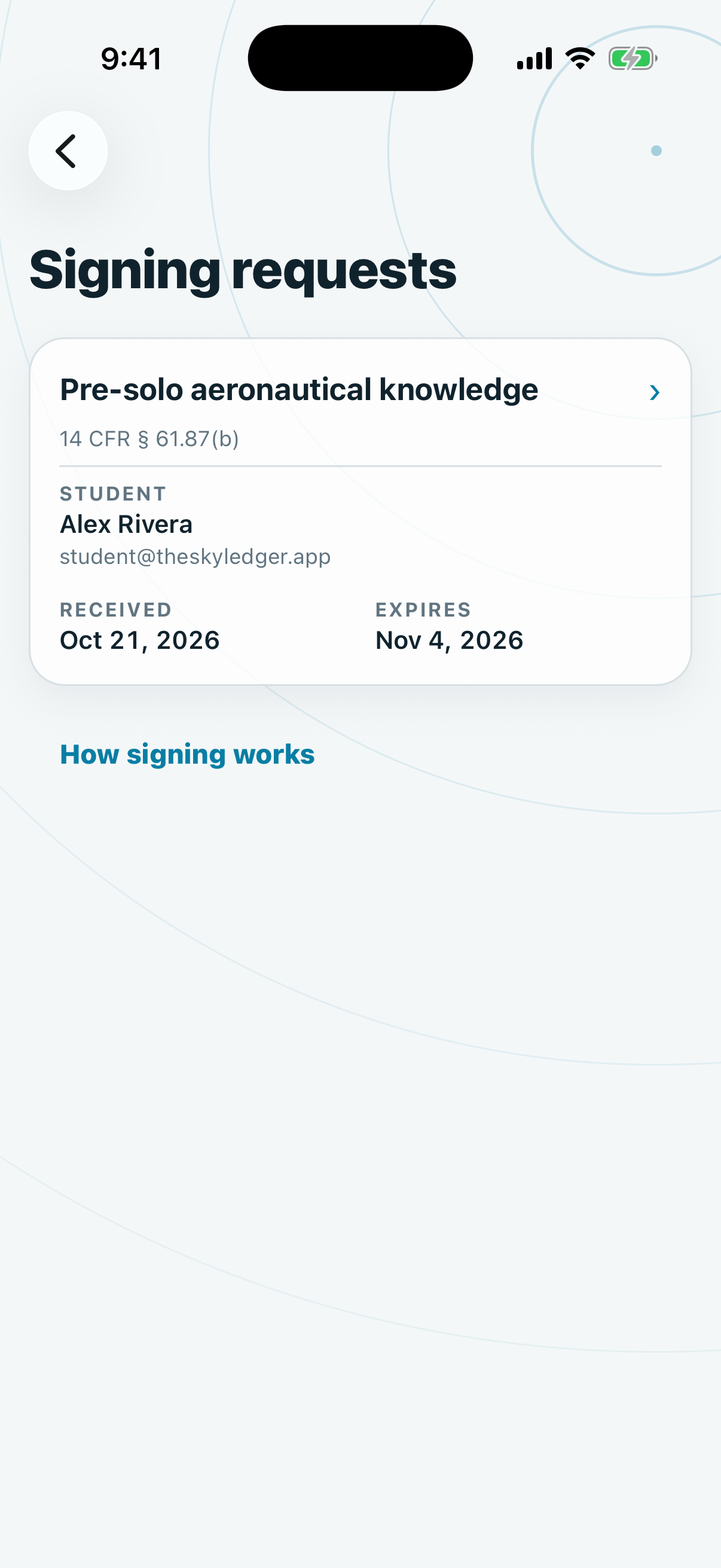 The Signing requests list with one request